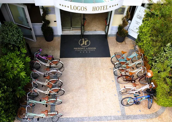 Jr Resort Logos Forte Dei Marmi